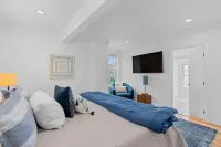 Downtown Flat Walk to Dining Shops Sleeps 4 - 4 tähden