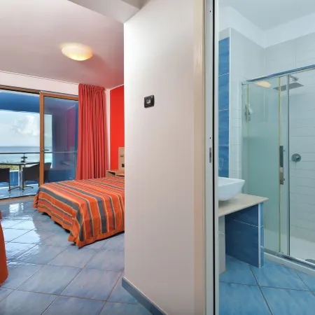 Damavi hotel