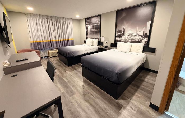 Super 8 by Wyndham Macomb