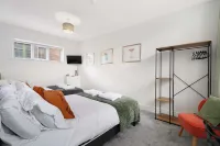 Owl s Nest on Fishers Street - Apartments