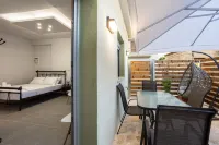 Filiatra Welcoming Hideaway - A Cozy Urban Escape - Apartments