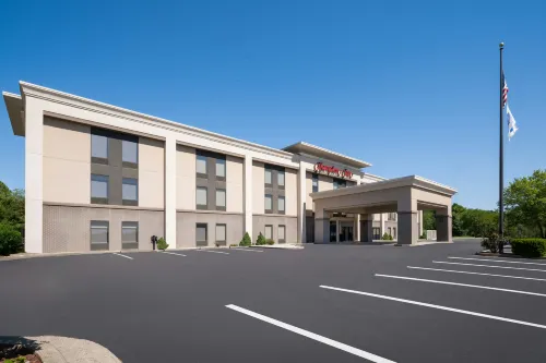 Hampton Inn Winfield/Teays Valley - parking