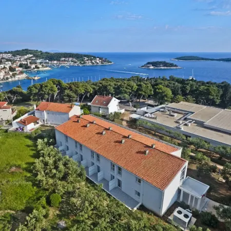 Violeta Hvar