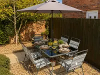 Spacious Corby House | Sleeps 8 | Patio & BBQ - 2-Star