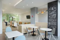 TownePlace Suites Toronto Oakville - parking