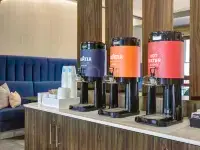 Tru by Hilton Toronto Airport West Hotels near Apollo Convention Centre