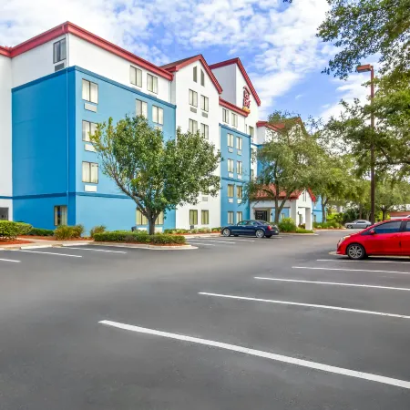 Red Roof Plus+ Jacksonville - Southpoint