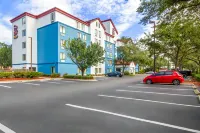 Red Roof Plus+ Jacksonville - Southpoint - parking