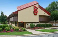 Red Roof Inn Greensboro Coliseum - Parkplatz