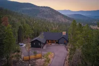 Luxe Mtn Retreat, Epic Views, Hot Tub, Stargazing Bed, Firepit, Red Rocks - 4-Star