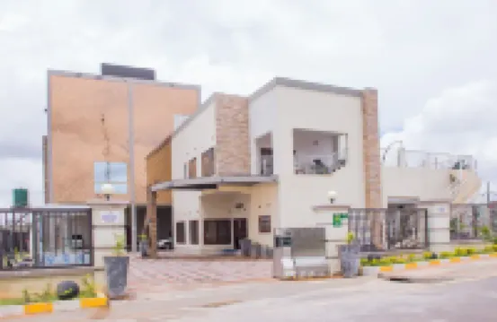 The Crest Lodge Limited โรงแรมใน