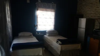 3 Single Bedroom in Farmhouse in Limpopo Province Отели в г. 