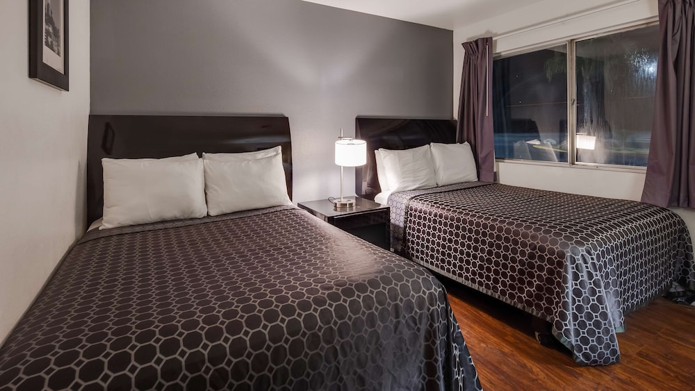 SureStay Hotel by Best Western Buttonwillow