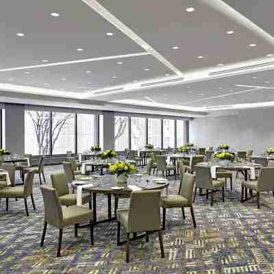 Delta Hotels Calgary Downtown Dining/Meeting Rooms