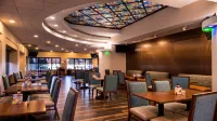 Holiday Inn & Suites Warren Các khách sạn ở Warren