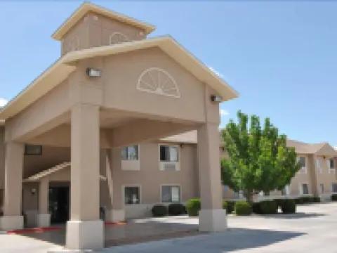 Quality Inn & Suites Hotels in Eddy County