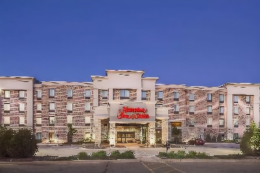 Hampton Inn & Suites West Bend