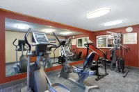 Howard Johnson by Wyndham Gillette - salle de sport