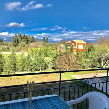 Banos Apartment 2 Bed Rooms and Swimming Pool Near the Beach