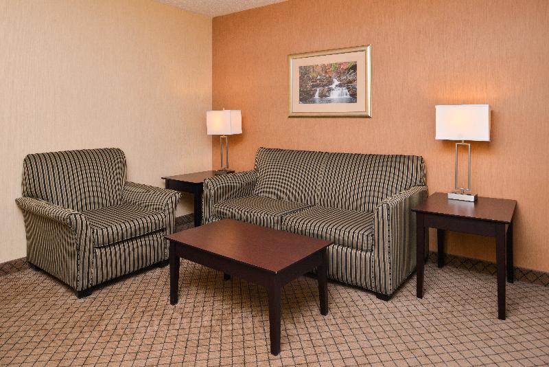 Holiday Inn Express Lewisburg - New Columbia, an Ihg Hotel