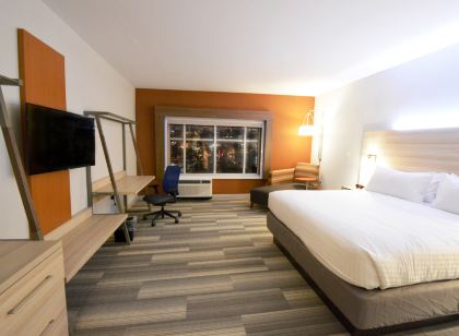 Holiday Inn Express & Suites Toledo West