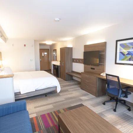 Holiday Inn Express & Suites IRON MOUNTAIN by IHG