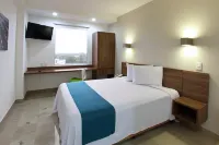 比亞埃爾莫薩2000 One飯店