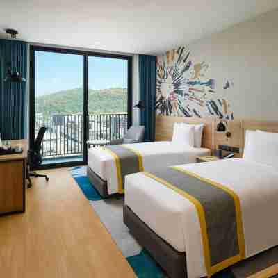 Holiday Inn & Suites Siracha Laemchabang Rooms