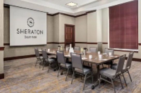 โรงแรมเชอราตัน ดูลูธ