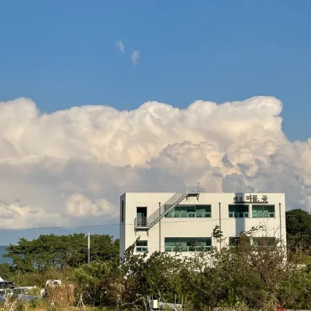 Ulsan Mulmukgot Pension Caravan Отели рядом с достопримечательностью «Пляж Джинха»