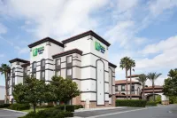 Holiday Inn Express & Suites ONTARIO AIRPORT by IHG - Spa