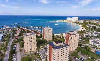 Sky Blue Beach Studio at Turtle Towers