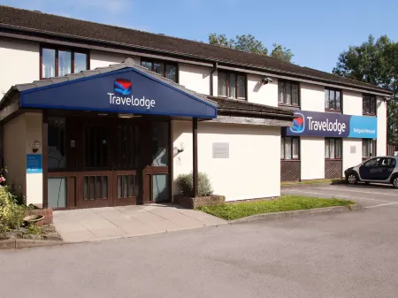 TRAVELODGE BRIDGEND PENCOED Отели в г. Коубридж вит Лланблтиан
