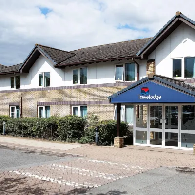 Travelodge Bicester Cherwell Valley M40 Hotels near Garth Park