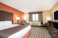 Baymont by Wyndham Lakeville - Parkplatz