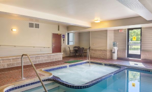 Sleep Inn & Suites Bay View Acme - Traverse City