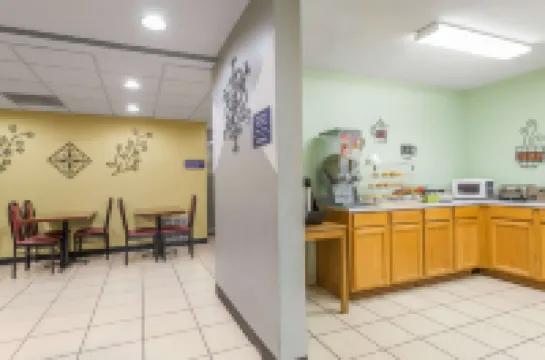 Microtel Inn & Suites by Wyndham Dayton/Riverside Oh