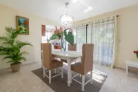 Fully Equipped 2Br Apt>dt–>5Mins to the Beach