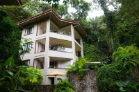 Arenas Del Mar Beachfront & Rainforest Resort Member of the Cayuga Collection