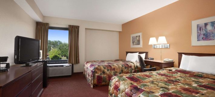Days Inn & Suites by Wyndham Cedar Rapids Hotels in Cedar Rapids