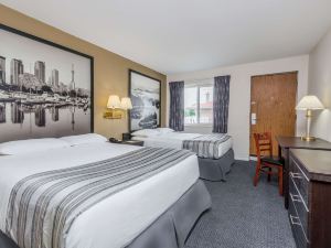 Super 8 by Wyndham Guelph