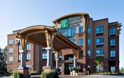 Holiday Inn Express & Suites Riverport Richmond by IHG