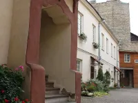 Bernardinu B&B House Hotels near Cathedral Square