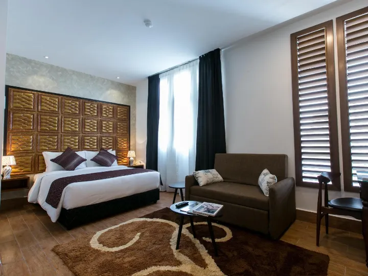 Belllo Hotel JB Central