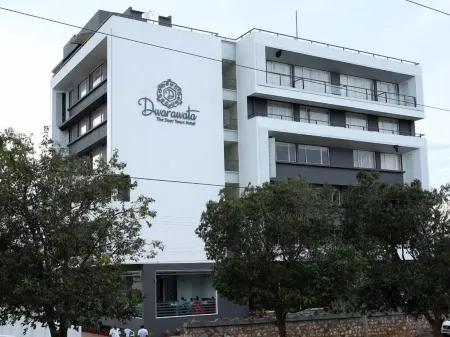Dwarawata Dharwad Отели рядом с достопримечательностью «Kamat Tourist»