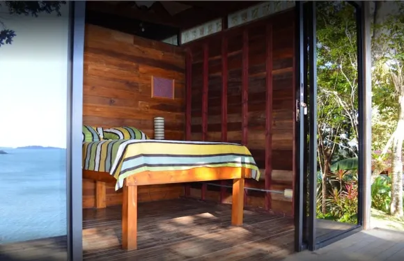 霍樂斯海灣酒店