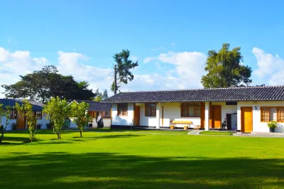 Quinta la Constanza Hotels near كويتو