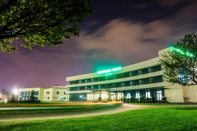 콤플렉스 실바 Magazinul Universal Dragonul Roșu 주변 호텔