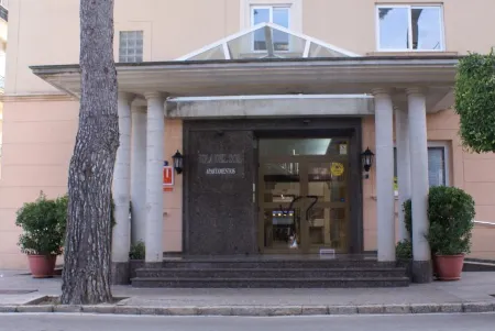 Apartamentos Isla Del Sol Отели в г. Portol