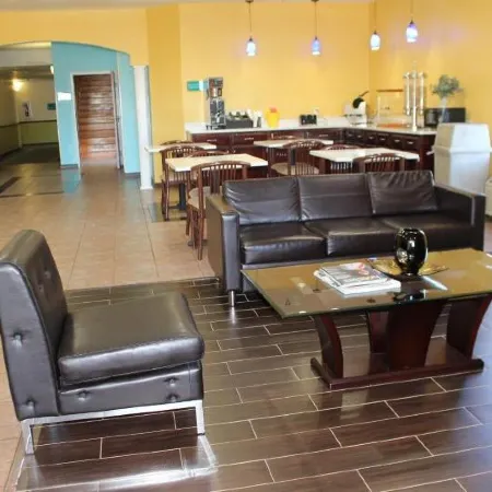 Home Gate Inn & Suites
